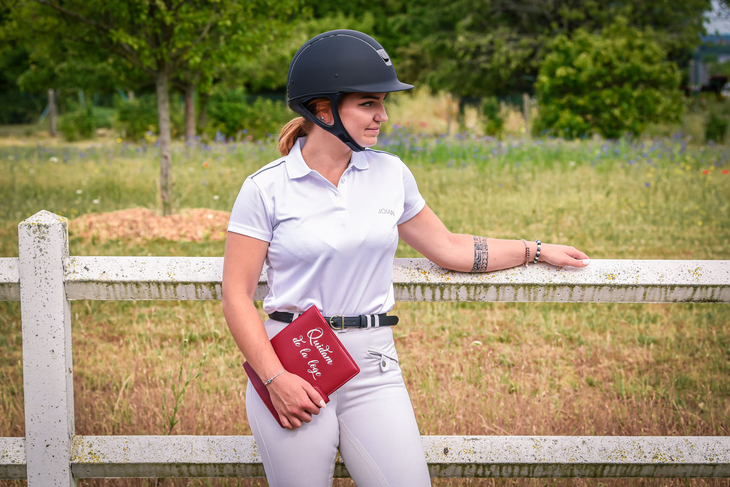 Protège carnet cheval Bordeaux à personnaliser